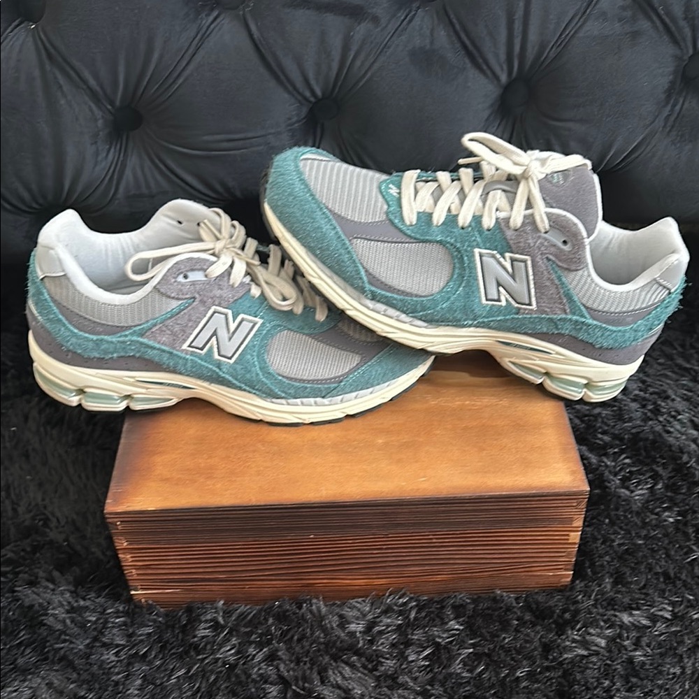 New Balance 2002R